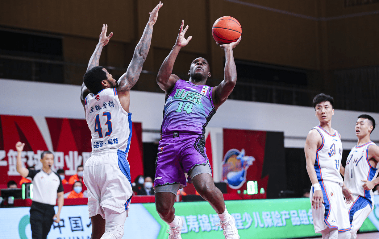 关于对决紧扣胜负，双方为了荣誉而战，掌声雷动的信息